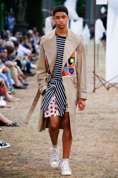 Look 17